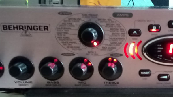 Behringer Bass V-amp