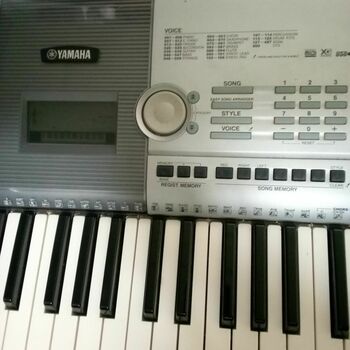Yamaha Keyboard