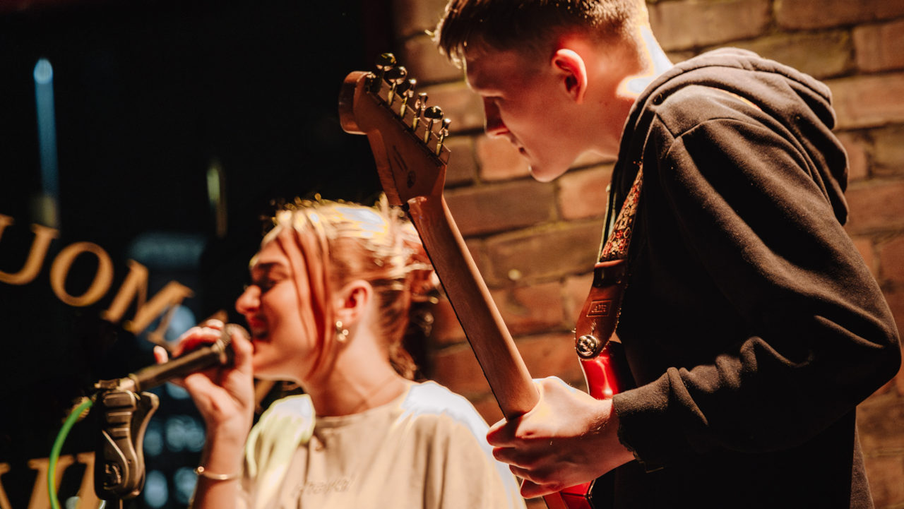 Buskers
